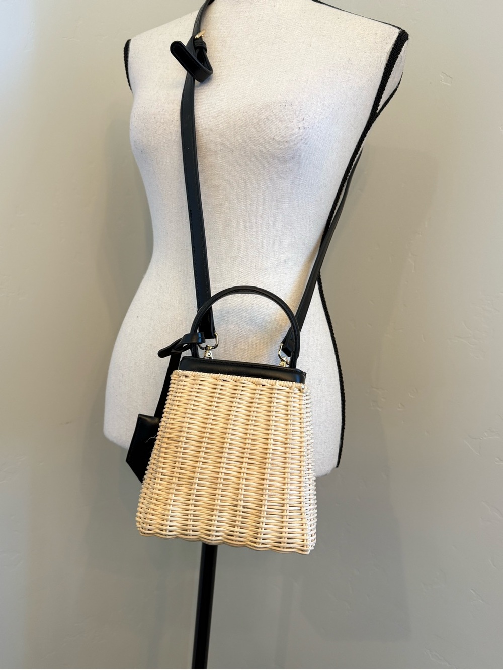 Loulu Wicker Rattan Crossbody Top Handle Bag Natural Black Coastal Grandma - Picture 4 of 8